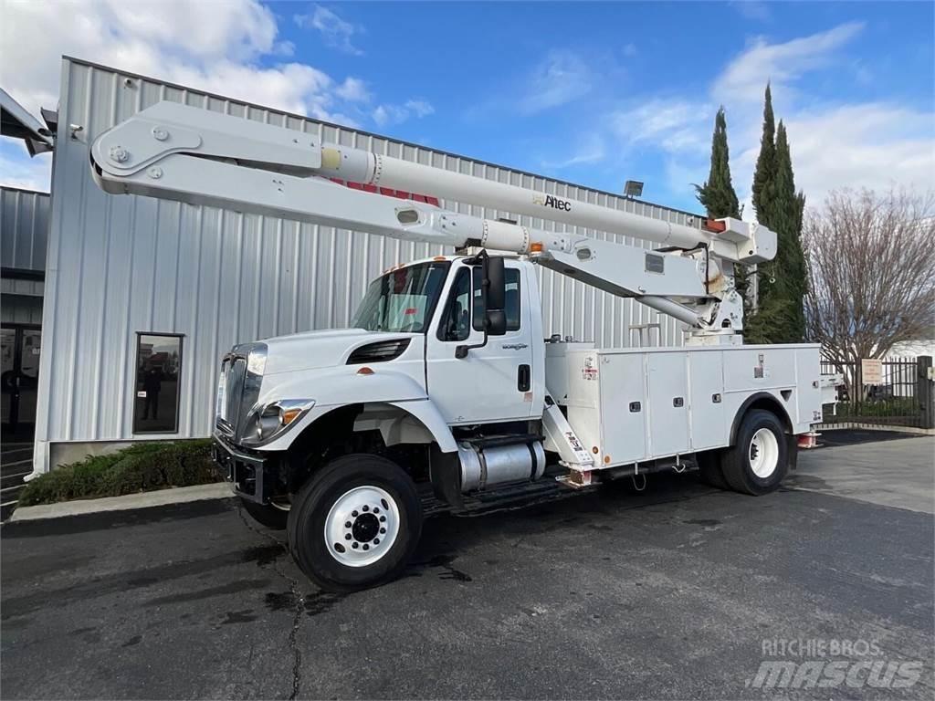 Altec AA755 卡車裝載高空作業車