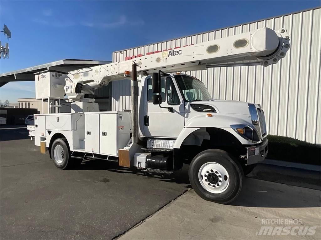 Altec AM55 卡車裝載高空作業車