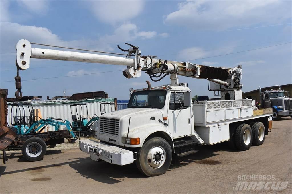 Altec D1090TR 移動式鑽機車