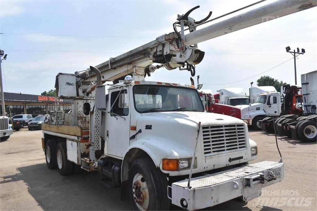 Altec D1090TR 移動式鑽機車