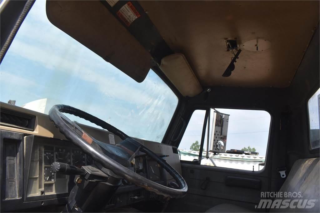 Altec D1090TR 移動式鑽機車