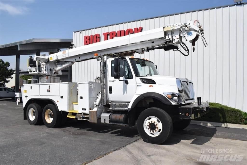 Altec D3060ATR 移動式鑽機車