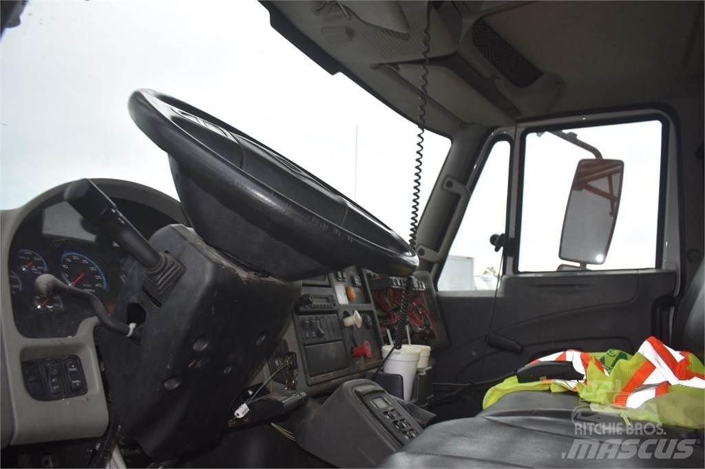 Altec D3060ATR 移動式鑽機車