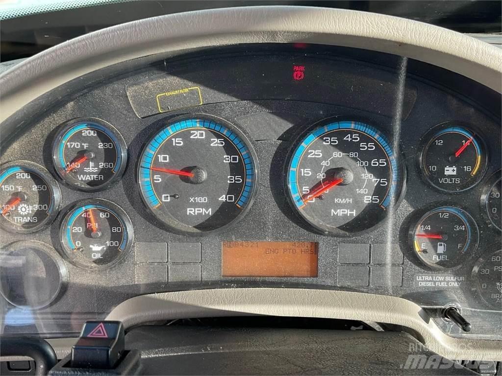 Altec D3060ATR 移動式鑽機車