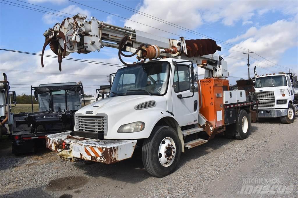 Altec D945B 移動式鑽機車
