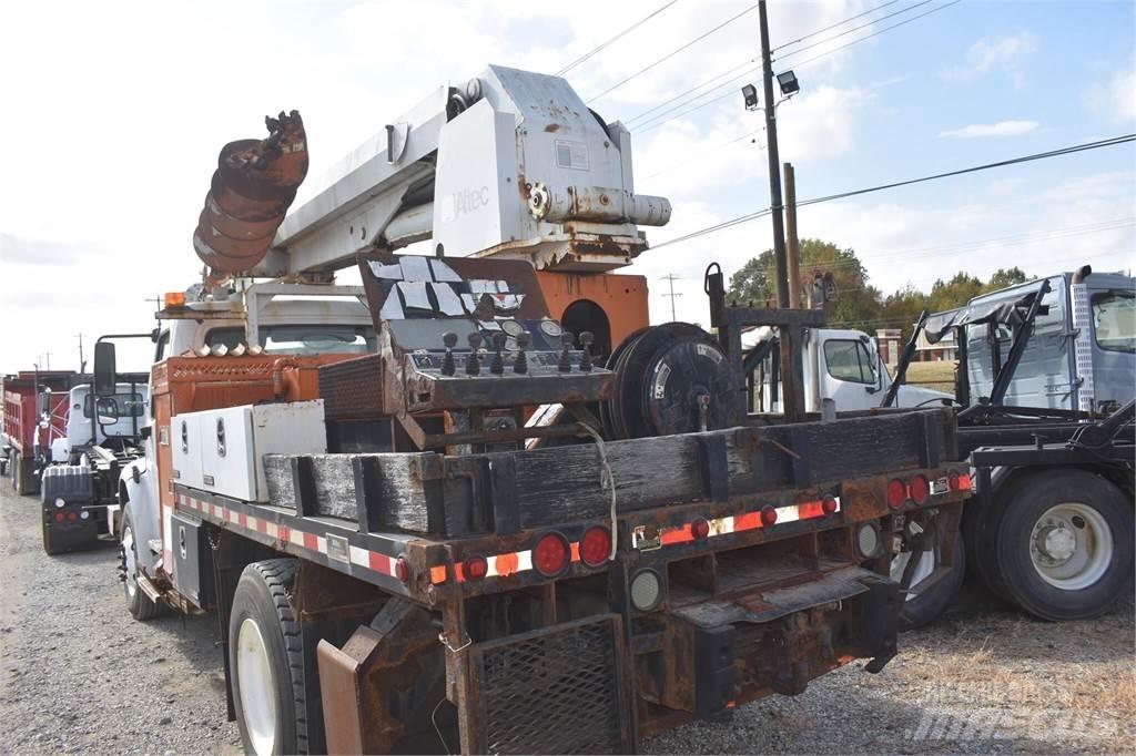 Altec D945B 移動式鑽機車