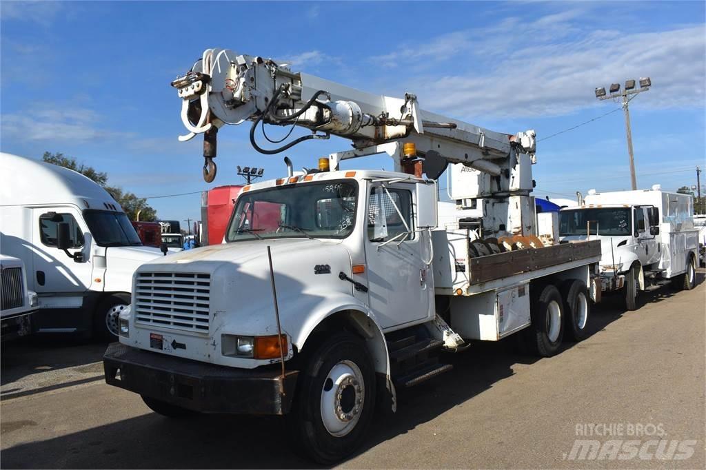 Altec D947TR 移動式鑽機車