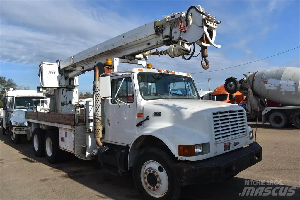 Altec D947TR 移動式鑽機車
