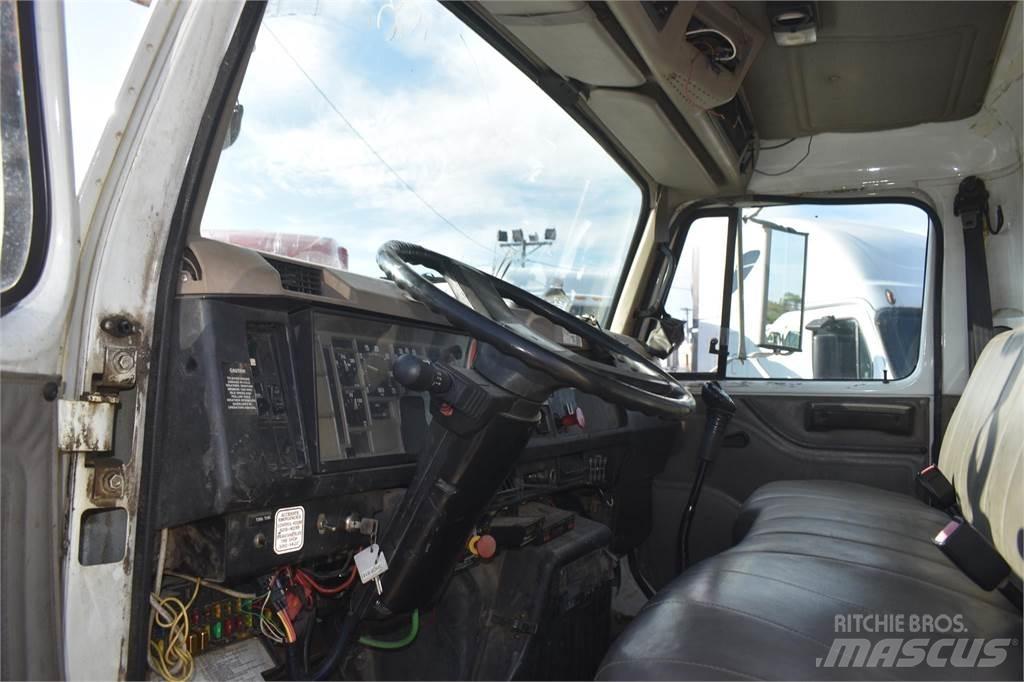 Altec D947TR 移動式鑽機車