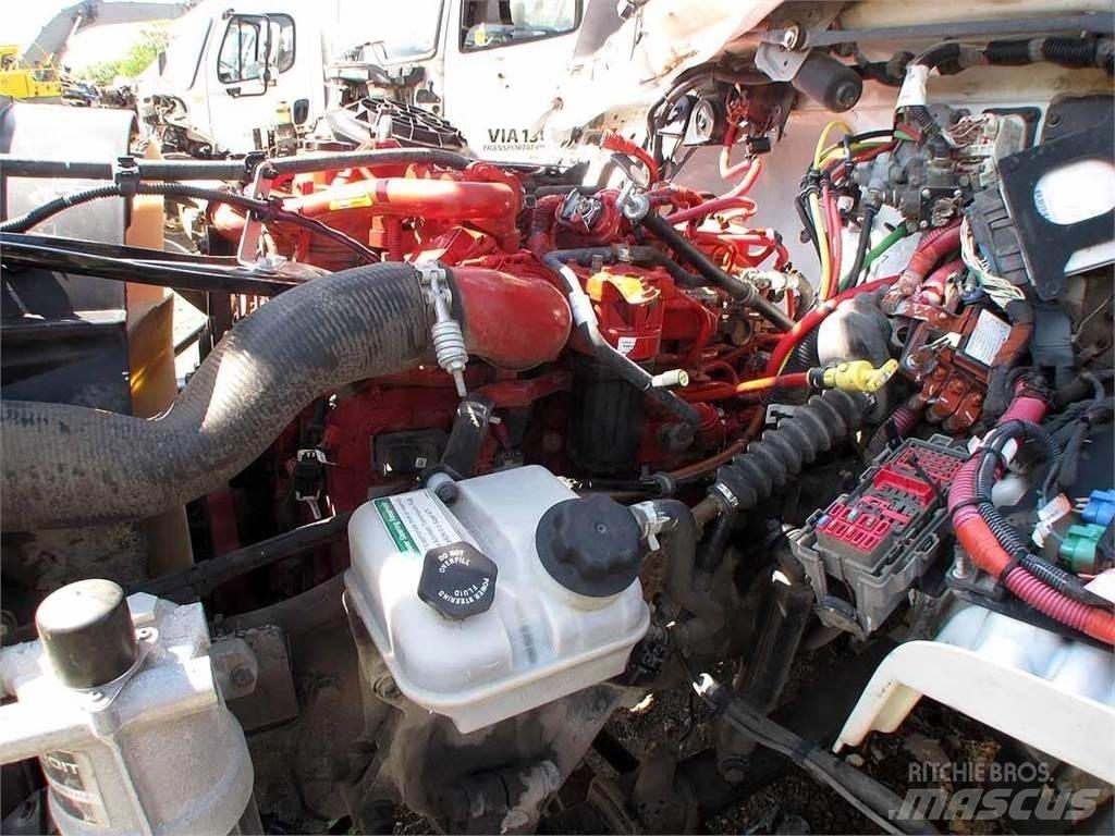 Altec DC47TR 移動式鑽機車