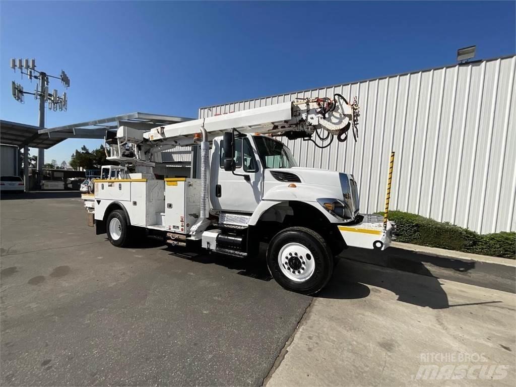 Altec DC47TR 移動式鑽機車