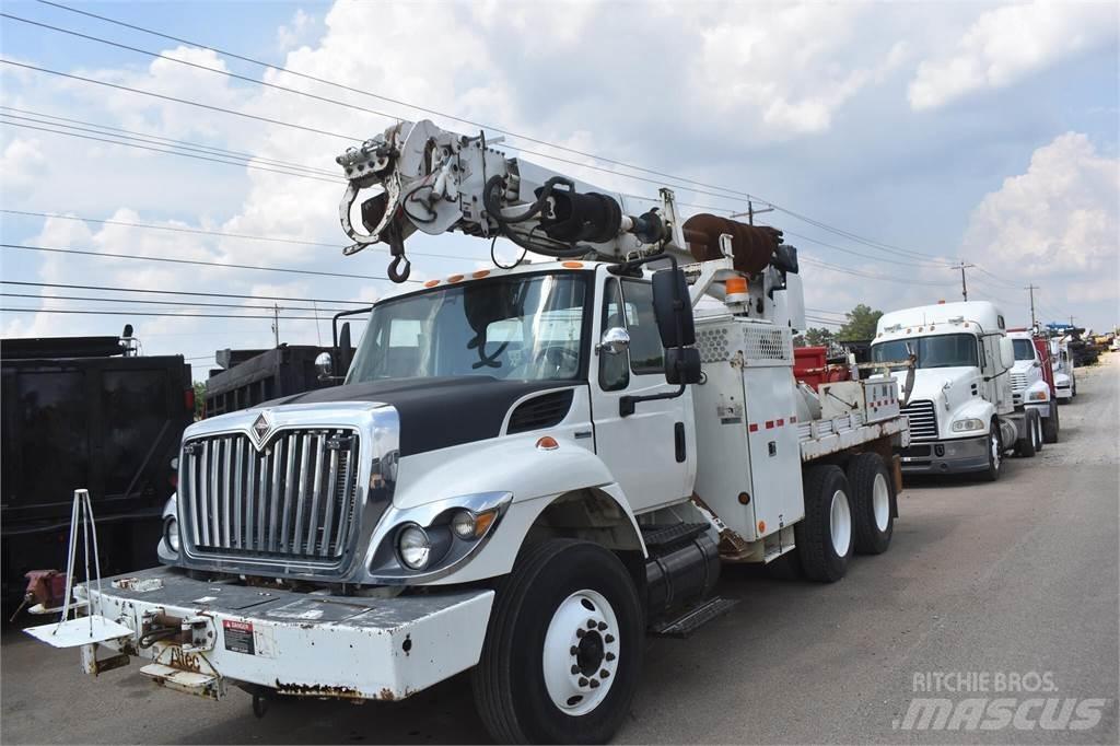 Altec DM45 移動式鑽機車