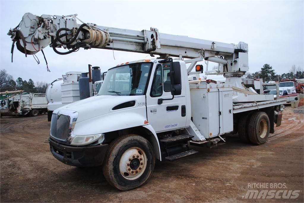 Altec DM47TR 移動式鑽機車