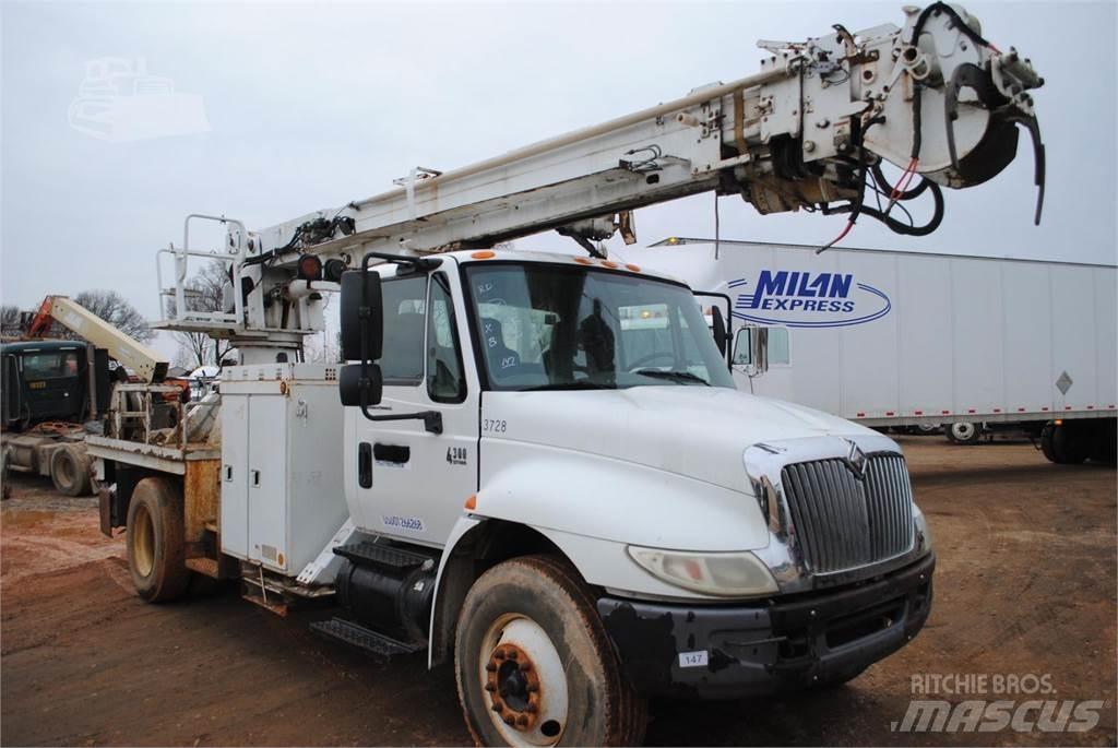 Altec DM47TR 移動式鑽機車