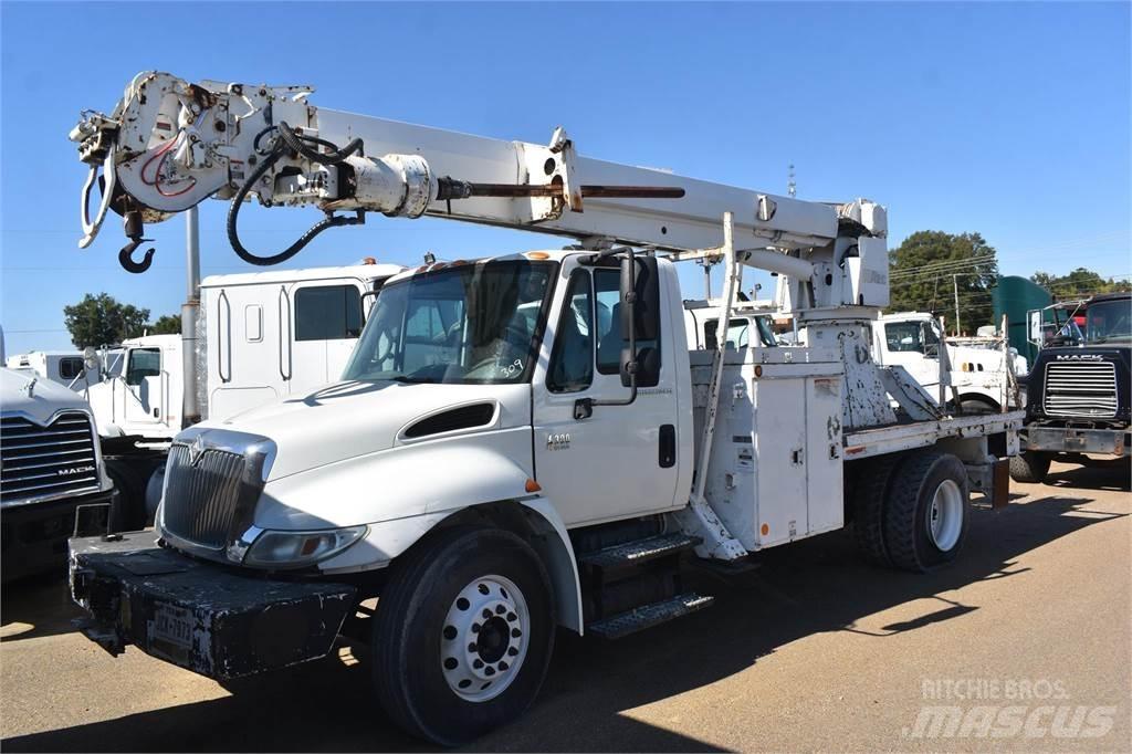 Altec DM47TR 移動式鑽機車