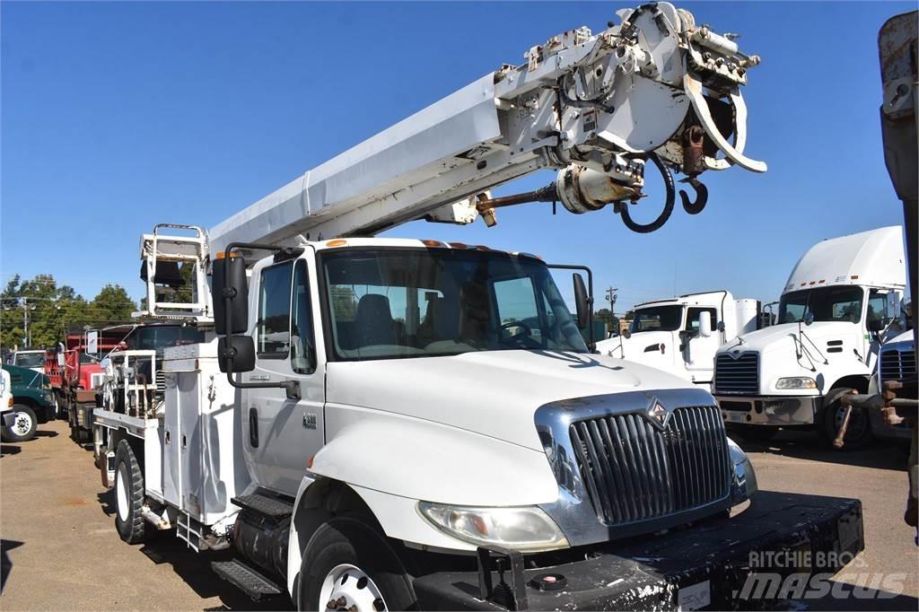 Altec DM47TR 移動式鑽機車