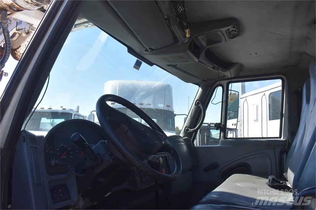 Altec DM47TR 移動式鑽機車