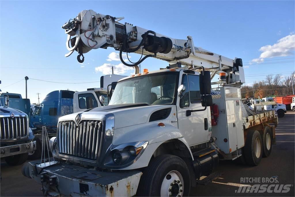 Altec DM47TR 移動式鑽機車