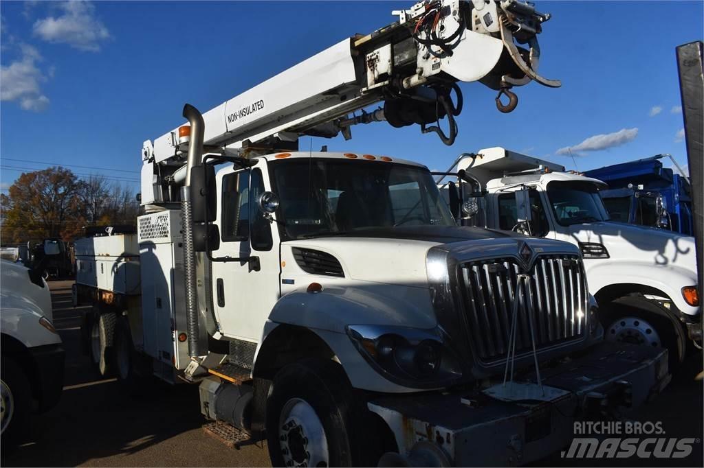 Altec DM47TR 移動式鑽機車