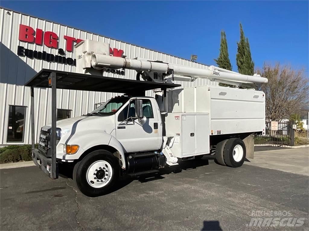 Altec LR756 FM 卡車裝載高空作業車