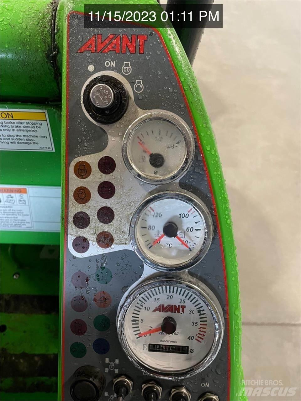 Avant 528 輪胎式裝載機