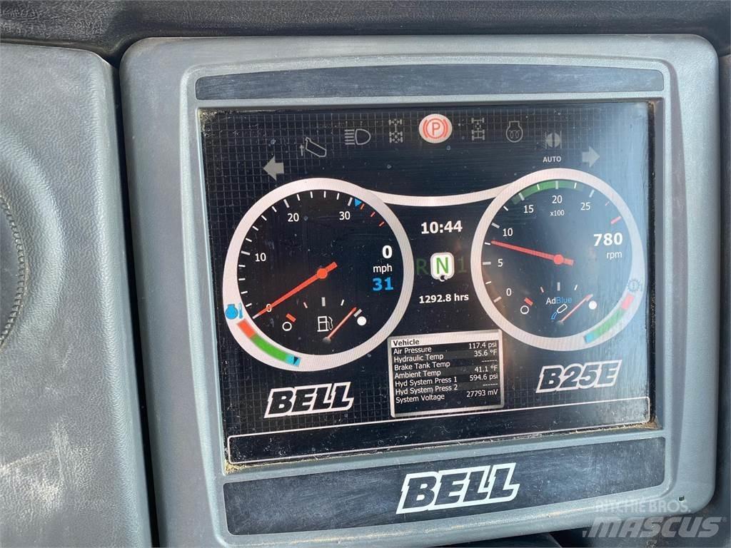 Bell B25E 鉸接式起吊車