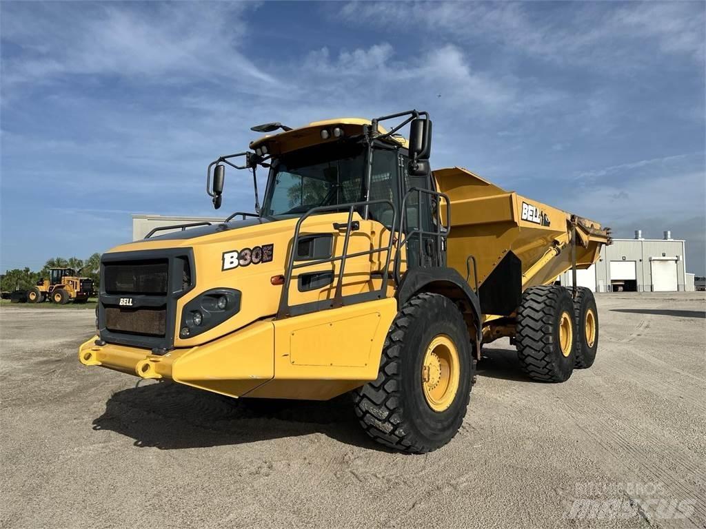 Bell B30E 鉸接式起吊車