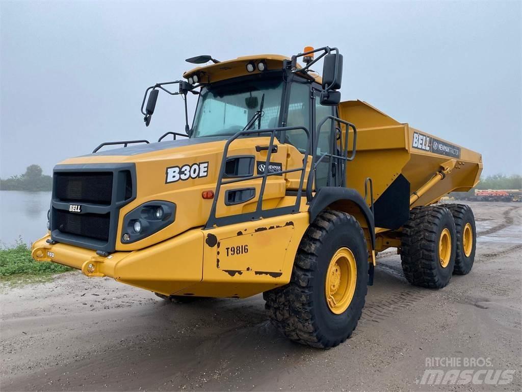 Bell B30E 鉸接式起吊車