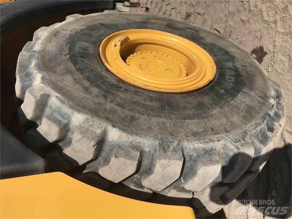 Bell B45E 鉸接式起吊車