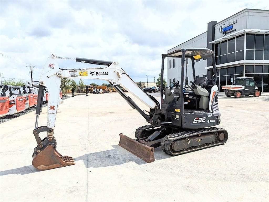 Bobcat E32I 小型挖土機/掘鑿機<7t(小型挖掘機)