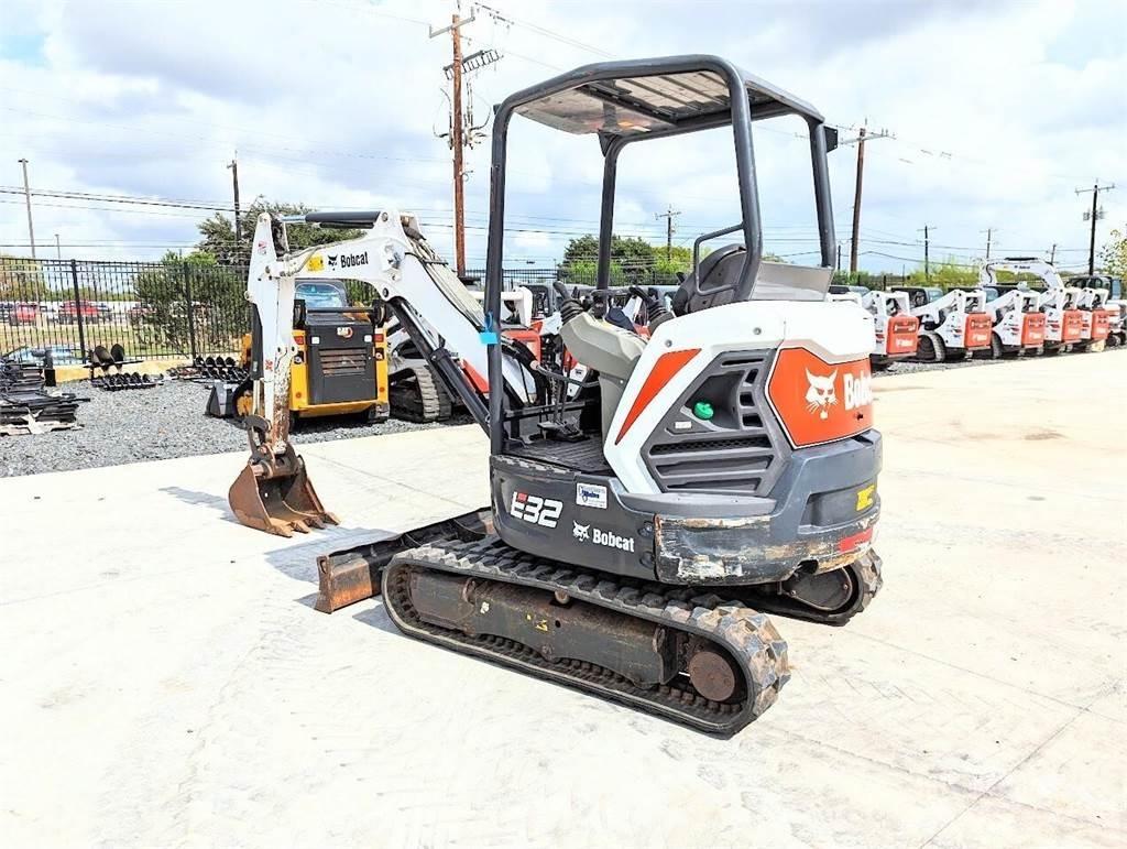 Bobcat E32I 小型挖土機/掘鑿機<7t(小型挖掘機)