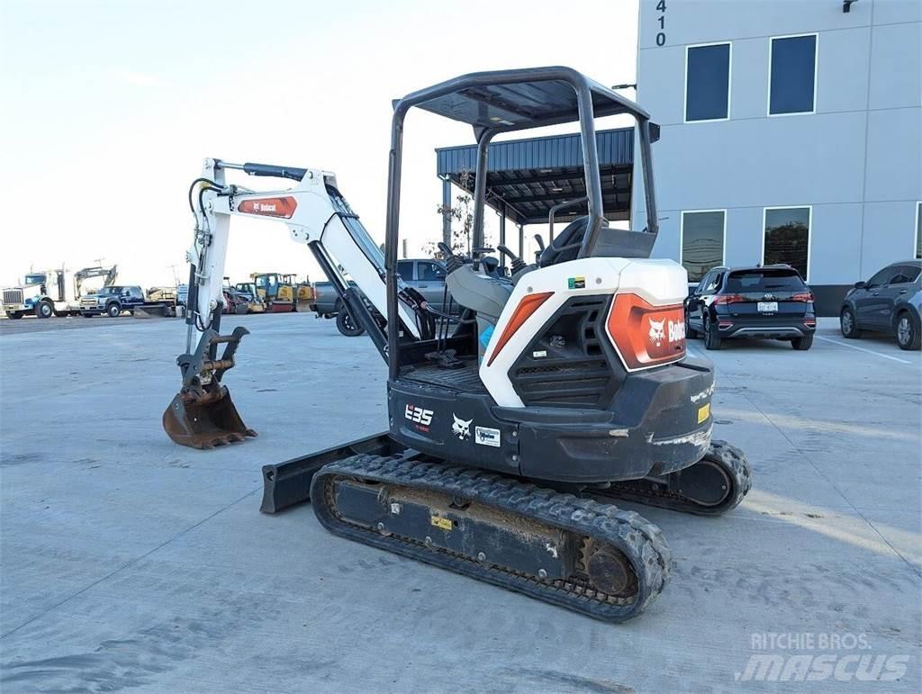 Bobcat E35R2 小型挖土機/掘鑿機<7t(小型挖掘機)