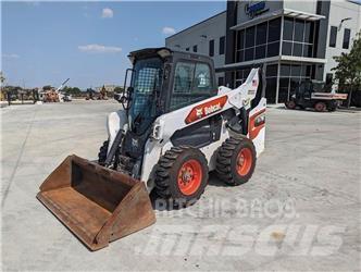 Bobcat S76 滑移轉向裝載機