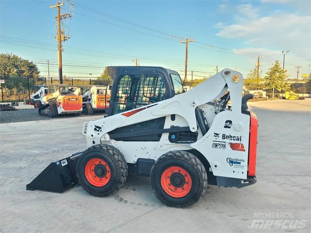 Bobcat S770 滑移轉向裝載機