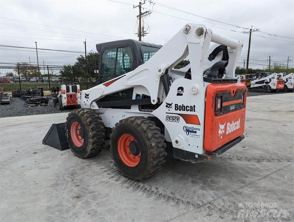 Bobcat S850 滑移轉向裝載機