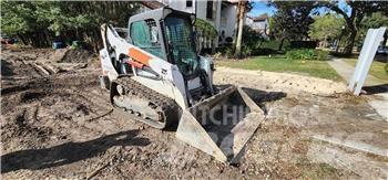 Bobcat T595 滑移轉向裝載機