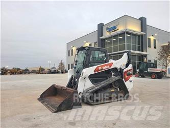 Bobcat T76 滑移轉向裝載機