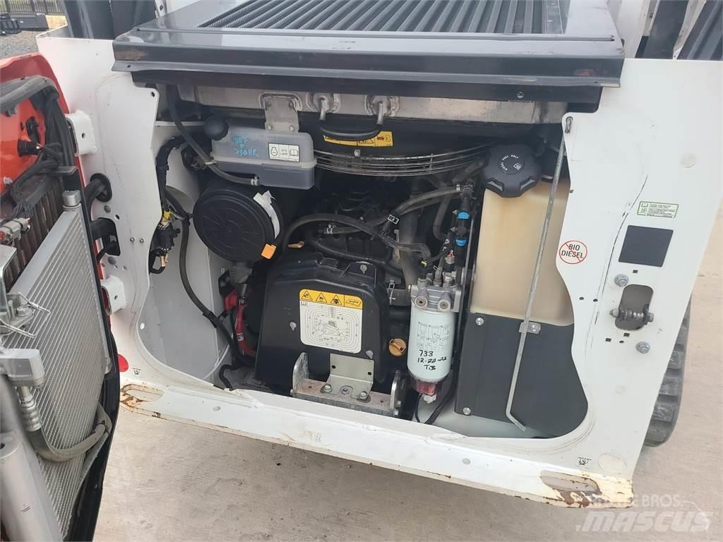 Bobcat T76 滑移轉向裝載機