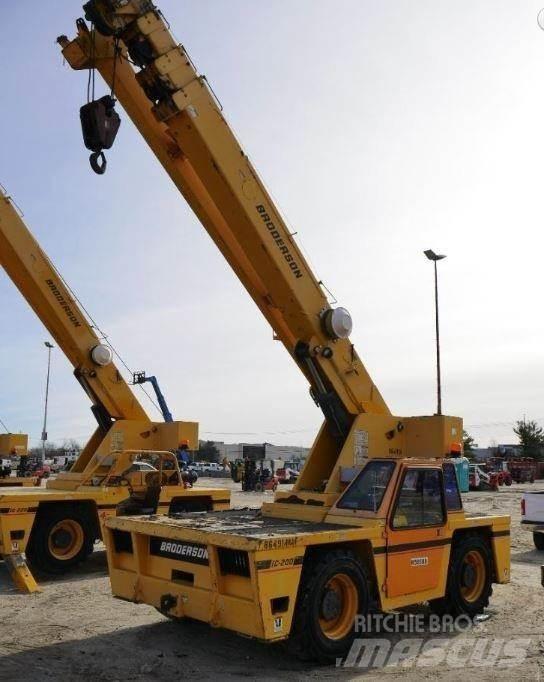 Broderson IC200 越野起重機