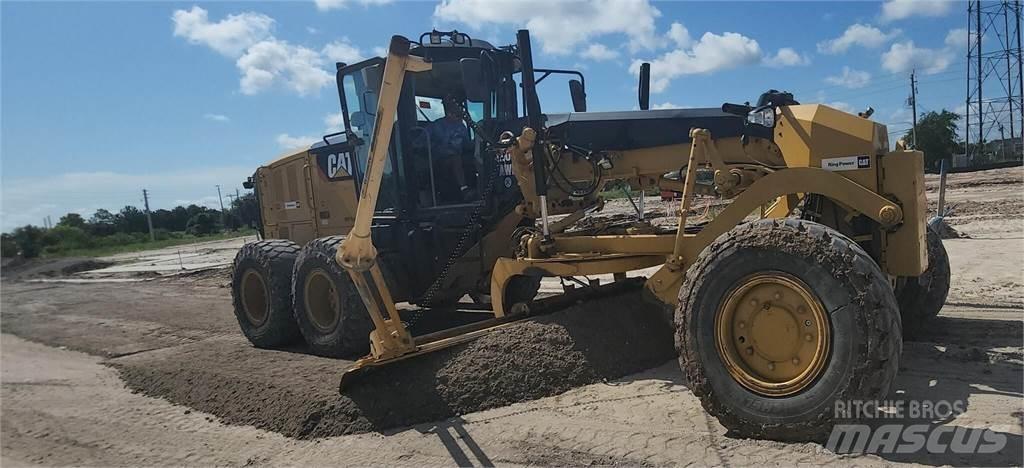 CAT 120M2 AWD 平土機