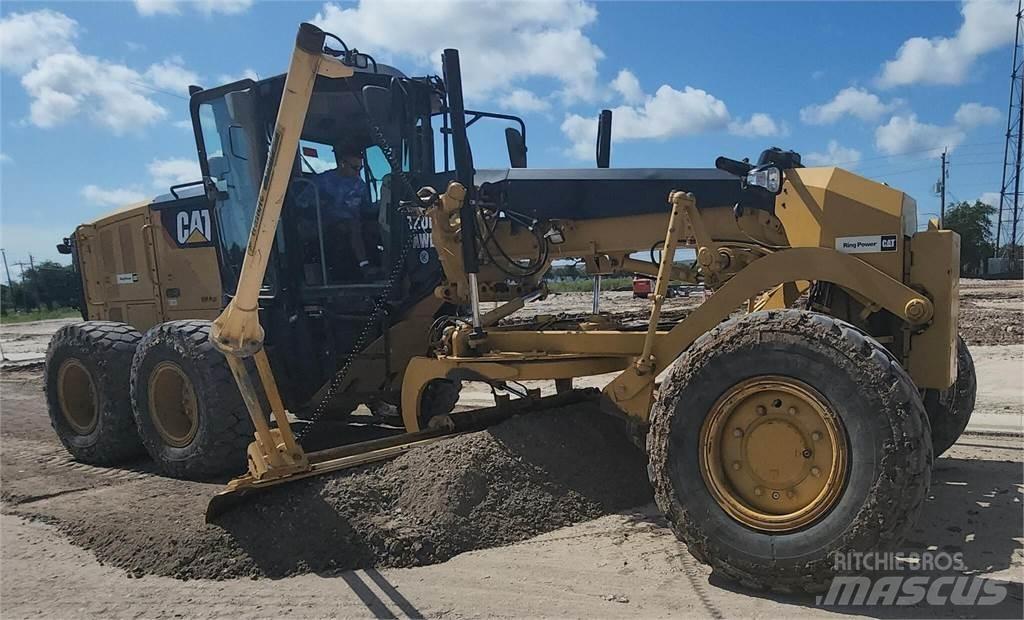 CAT 120M2 AWD 平土機