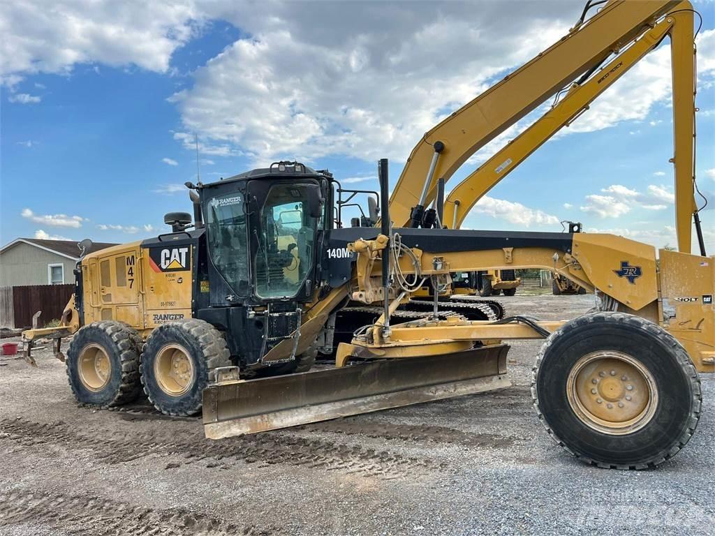 CAT 140M3 平土機