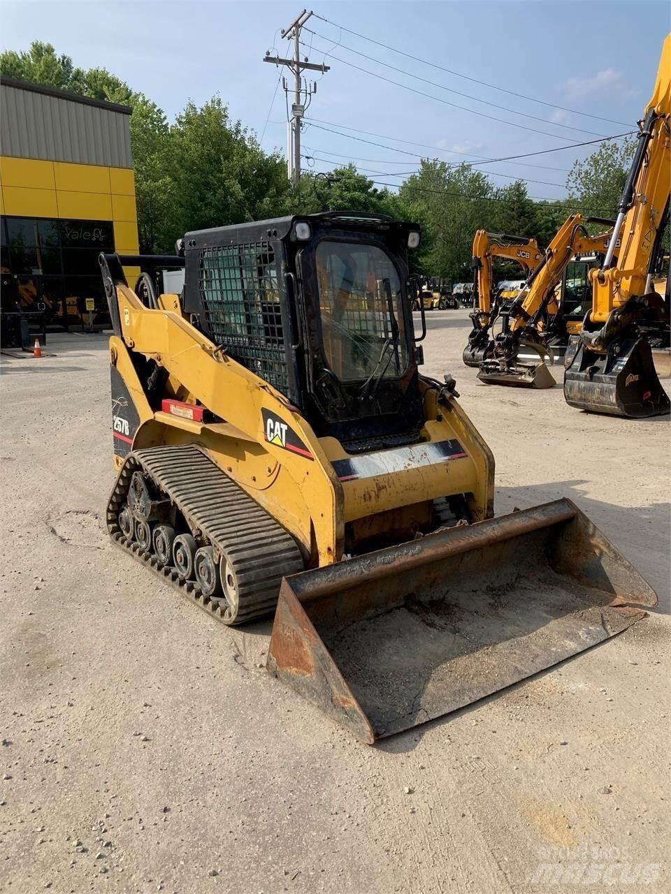 CAT 257 滑移轉向裝載機