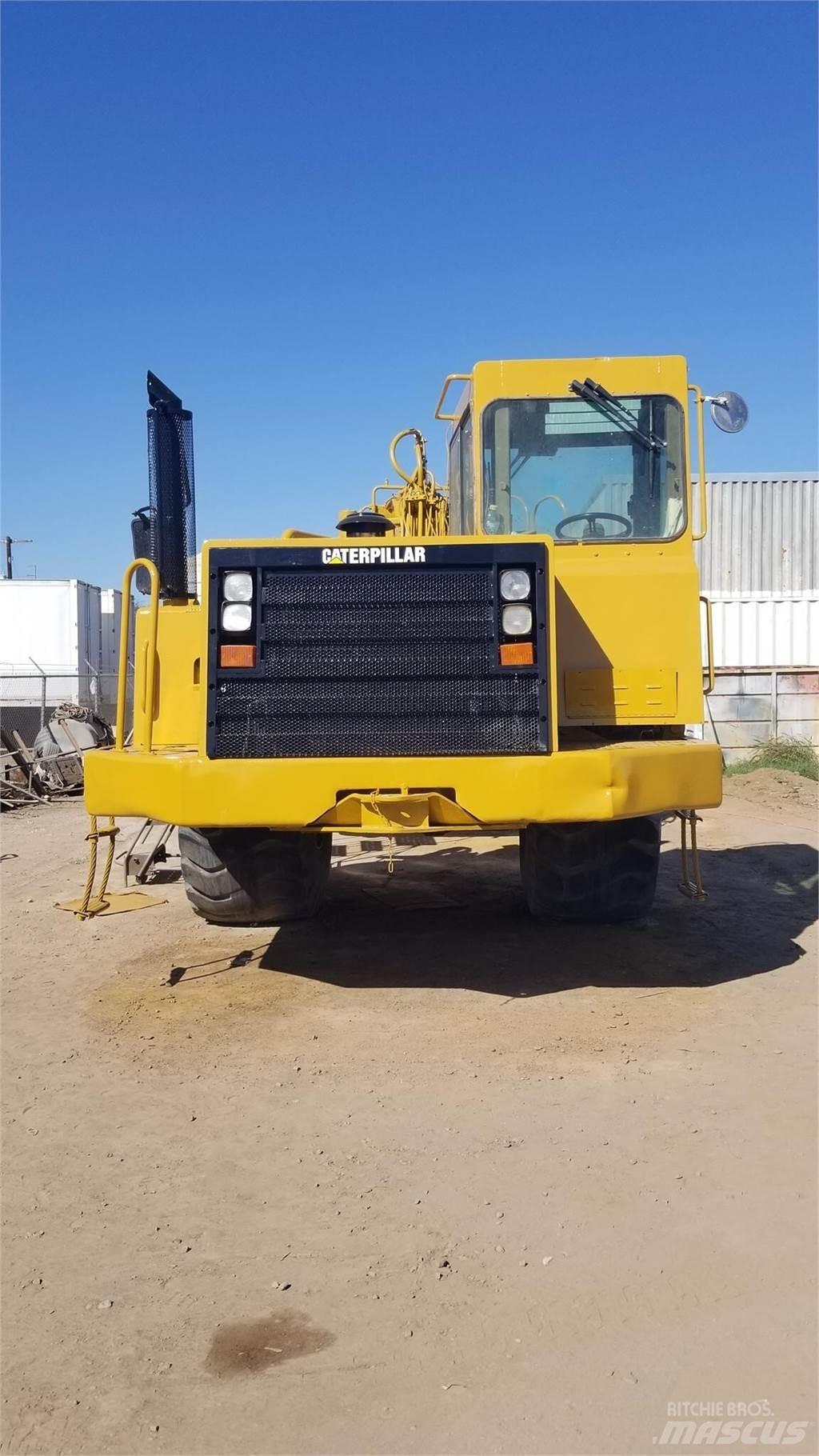 CAT 611 罐體拖車