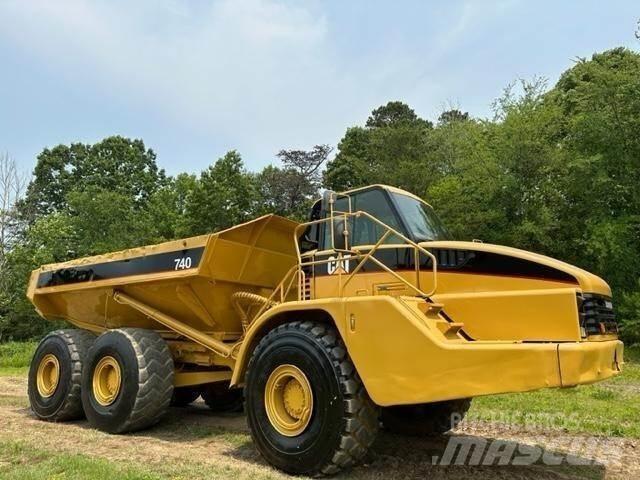 CAT 740 鉸接式起吊車