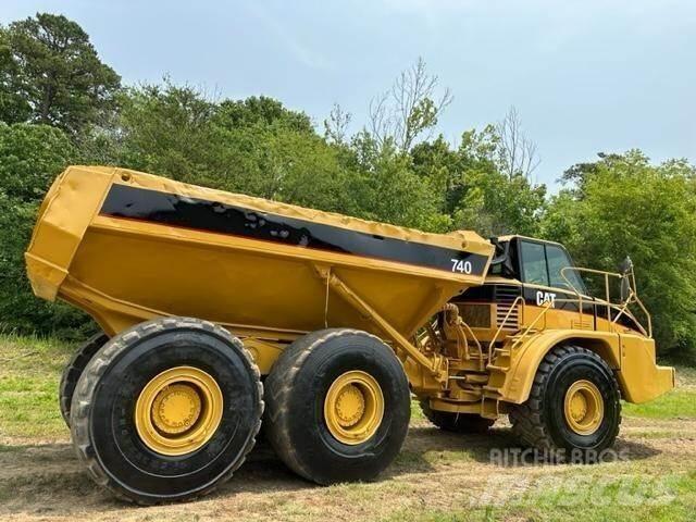 CAT 740 鉸接式起吊車