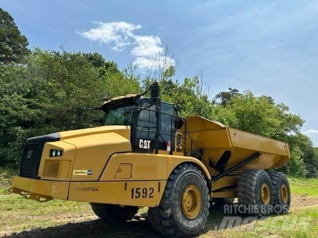 CAT 745 鉸接式起吊車