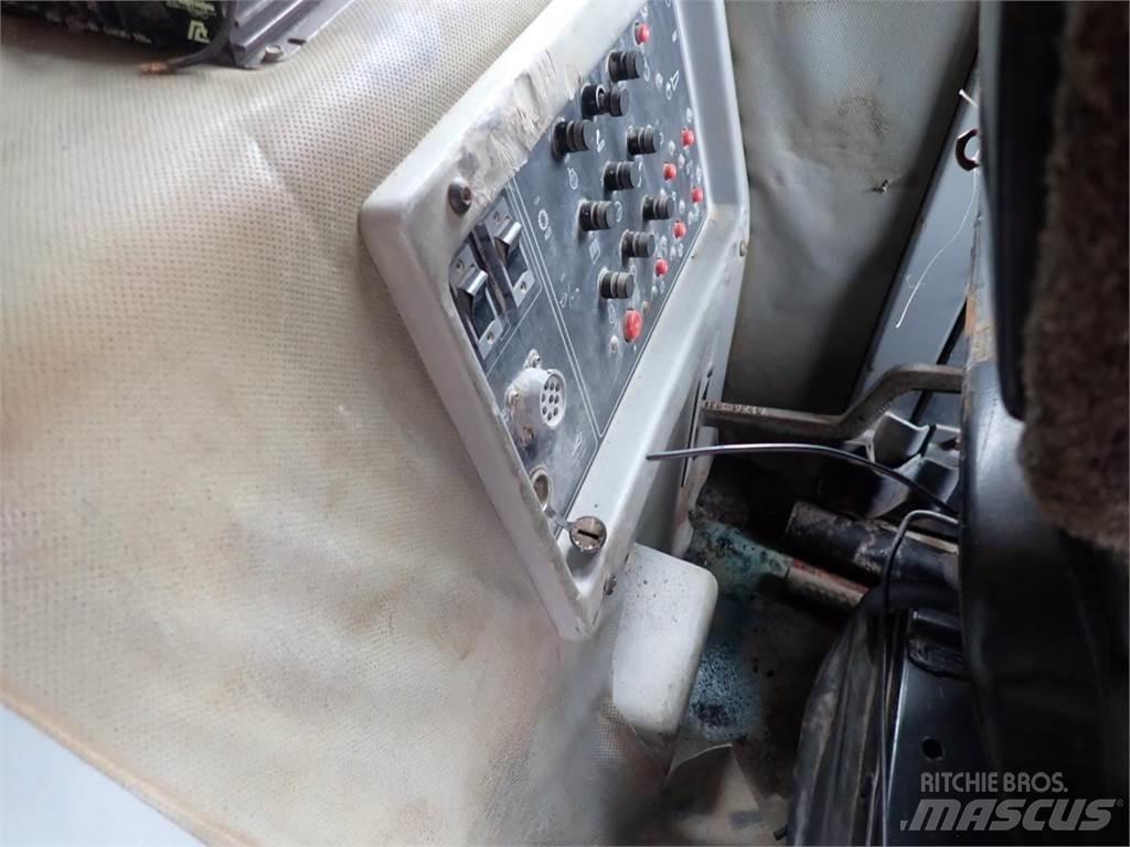 CAT 773D 鉸接式起吊車