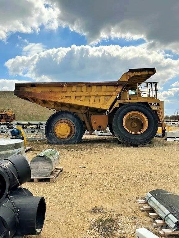 CAT 777B 鉸接式起吊車