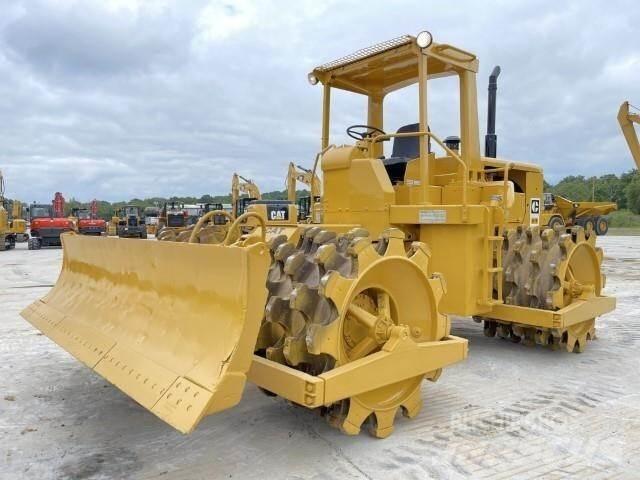 CAT 815 廢棄物壓實機